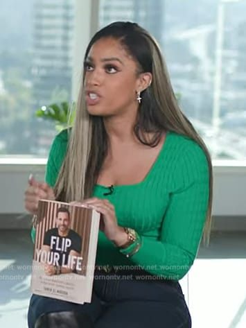 Francesca Amiker's green ribbed sweater on E! News