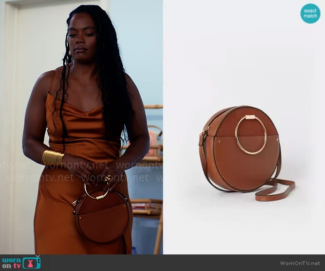 H&M Round Shoulder Bag worn by Sabrina Hollins (Novi Brown) on Tyler Perrys Sistas