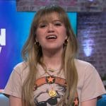 Kelly’s blondie graphic tee on The Kelly Clarkson Show