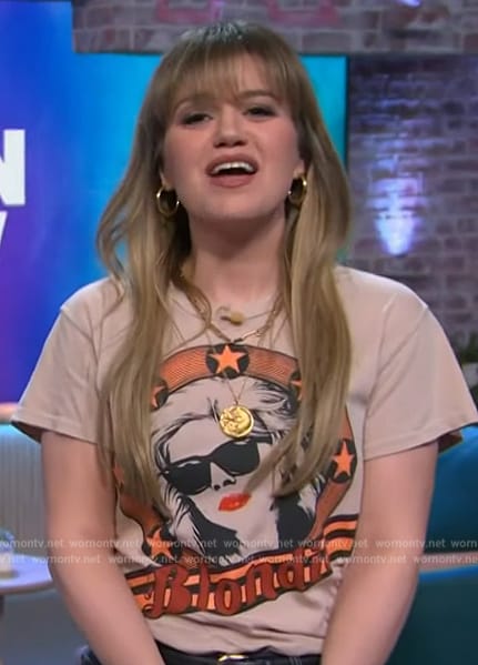 Kelly's blondie graphic tee on The Kelly Clarkson Show