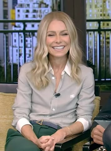 Kelly’s gray logo shirt on Live with Kelly and Mark