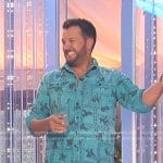 Luke Bryan’s blue horse print shirt on American Idol