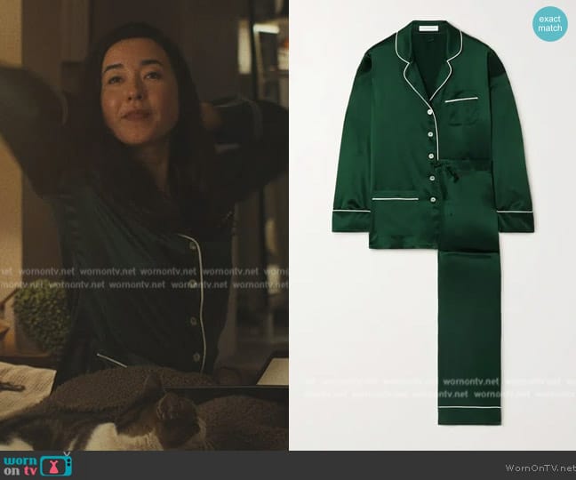  Coco Piped Silk-Satin Pajama Set byu Olivia Von Halle worn by Jane Smith (Maya Erskine) on Mr. & Mrs. Smith