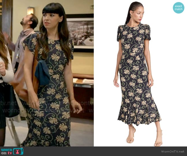 Rhode Lulani Dress in Black Mosaic Blossom worn by Sam (Hannah Simone) on Not Dead Yet