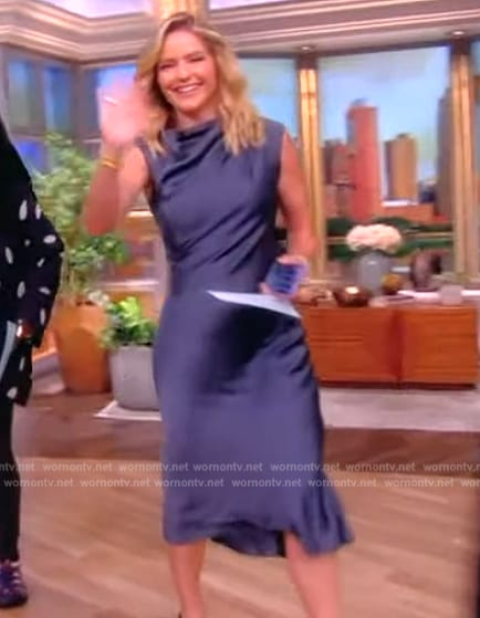 Sara's teal satin dress on The View