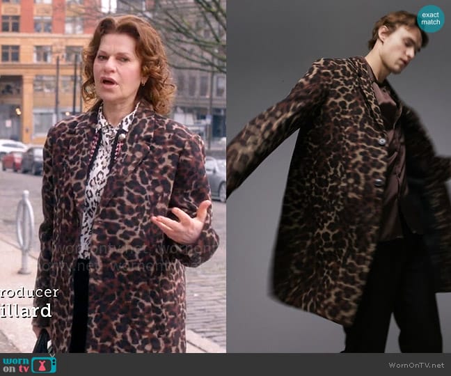 Topman Leopard print longline over coat with wool worn by Belinda Tuttle (Sandra Bernhard) on So Help Me Todd