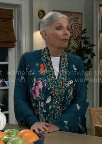 Tracy’s teal floral kimono jacket on General Hospital