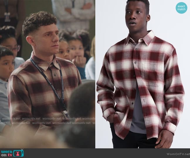 Uniqlo Flannel Checked Shirt worn by Jacob Hill (Chris Perfetti) on Abbott Elementary