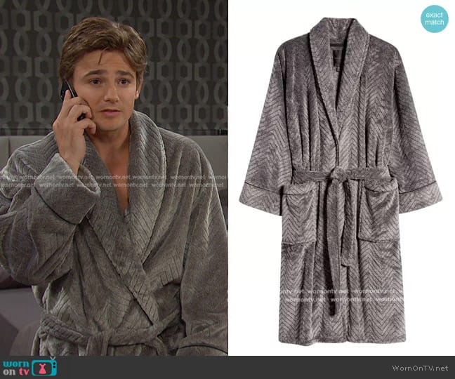 Daniel Buchler Herringbone Plush Fleece Robe worn by Chanel Dupree (Raven Bowens) on Days of our Lives