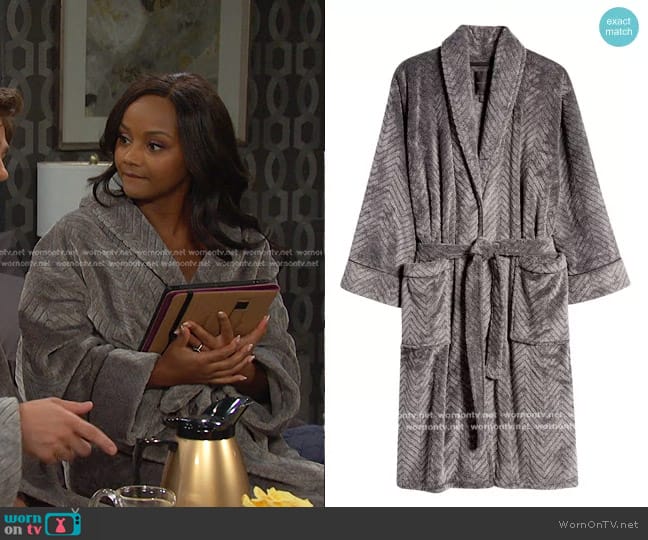 Daniel Buchler Herringbone Plush Fleece Robe worn by Chanel Dupree (Raven Bowens) on Days of our Lives