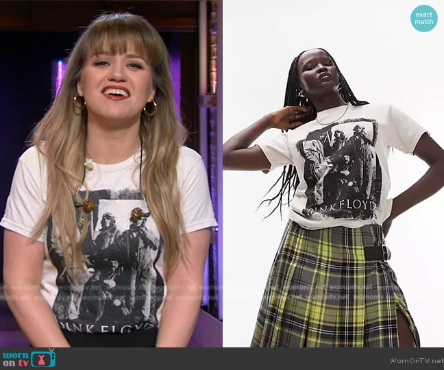 Topshop Graphic license Pink Floyd shrunken tee in ecru worn by Kelly Clarkson on The Kelly Clarkson Show