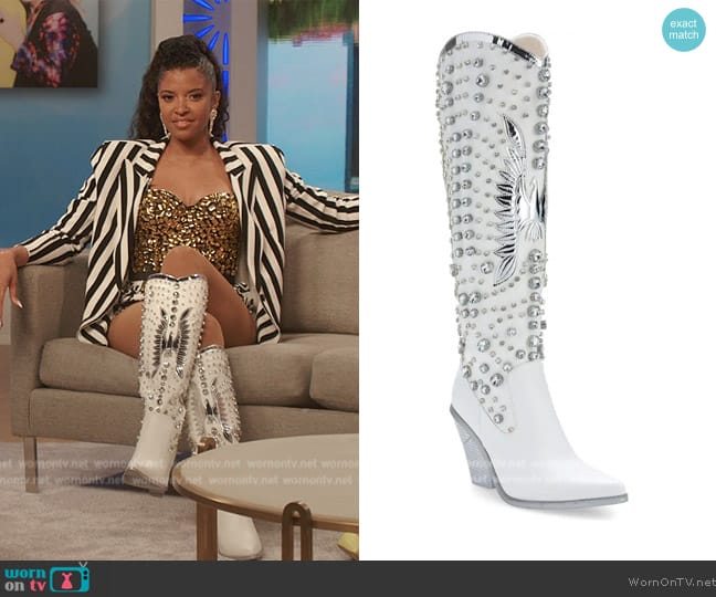 Wickie’s white embellished boots on Girls5eva