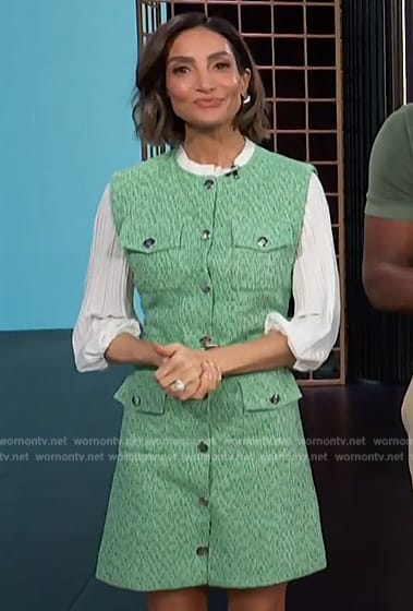 Courtney’s green tweed mini dress on E! News