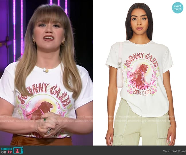 Daydreamer Johnny Cash Ring Of Fire Tour Tee worn by Kelly Clarkson on The Kelly Clarkson Show