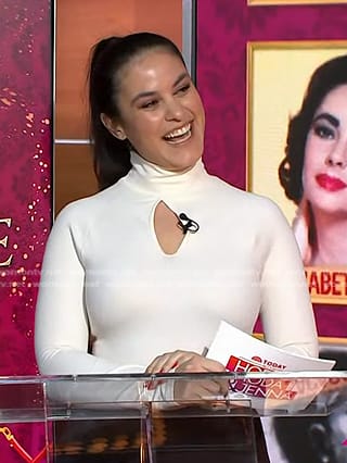 Donna’s white keyhole long sleeve top on Today