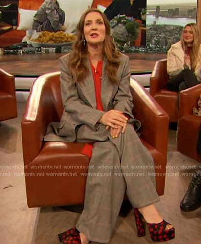 Drew’s gray plaid blazer and pants on The Drew Barrymore Show