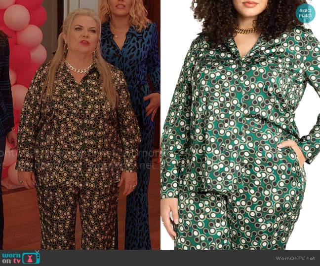 Eloquii Long Line Printed Button Down in Game Piece worn by Gloria McManus (Paula Pell) on Girls5eva