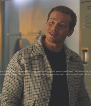 Buck’s plaid shirt jacket on 9-1-1