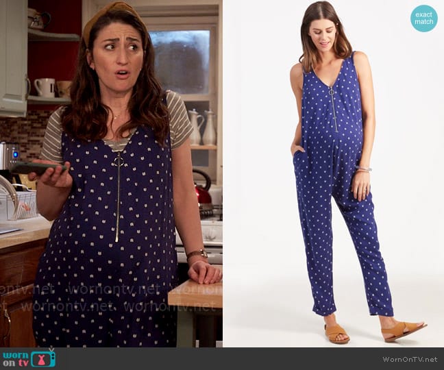 Dawn’s blue printed maternity jumpsuit with zip on Girls5eva