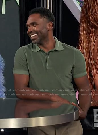 Justin’s green plush polo shirt on E! News