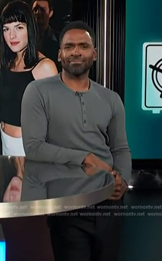 Justin’s gray henley shirt on E! News