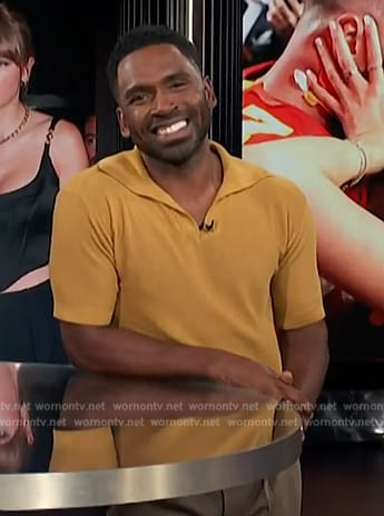 Justin's yellow knit polo on E! News