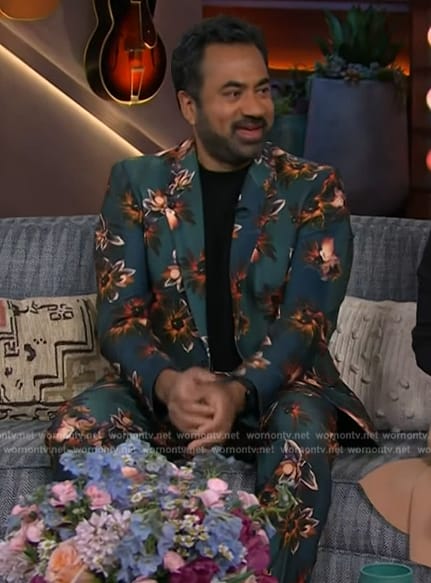 Kal Penn’s green floral print suit on The Kelly Clarkson Show