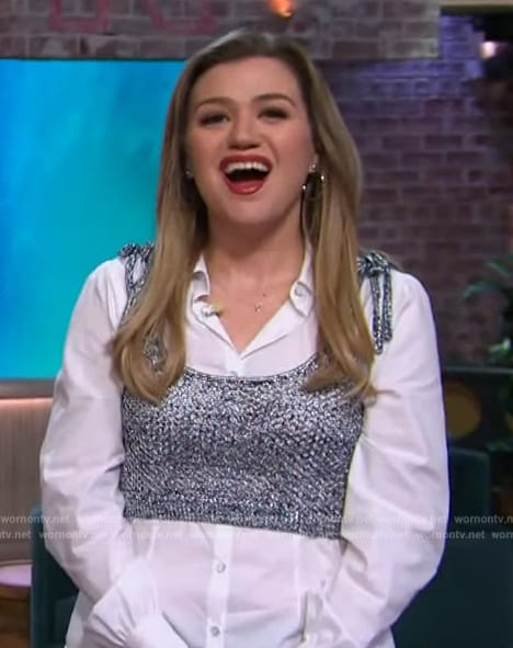 Kelly’s layered top on The Kelly Clarkson Show