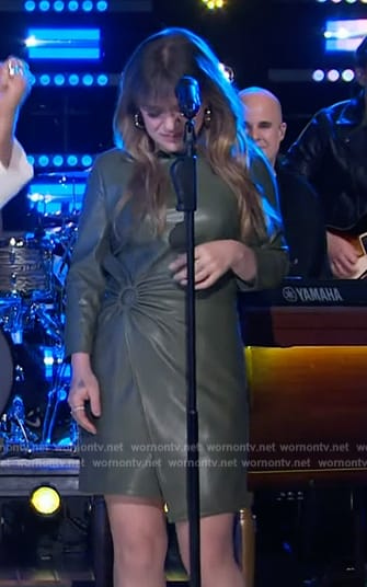 Kelly’s green leather dress on The Kelly Clarkson Show