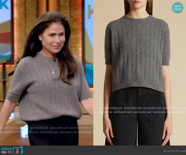 Khaite Esmeralda cropped ribbed cashmere sweater worn by Maura Tierney on Live with Kelly and Mark