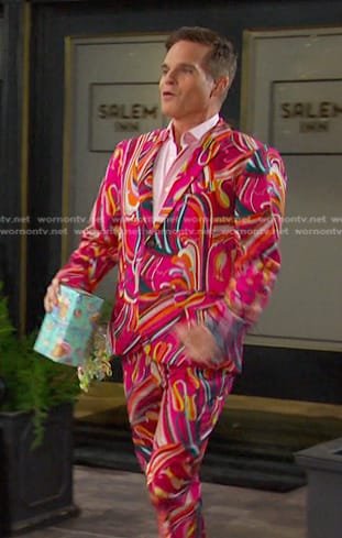 Leo's pink abstract print suit on Days of our Lives