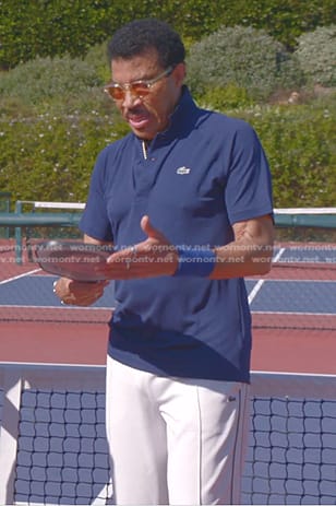 Lionel Richie's navy polo shirt and white track pants on American Idol