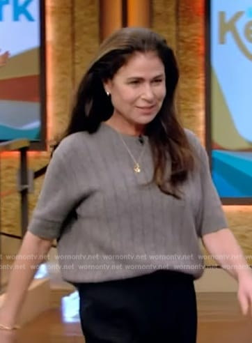 Maura Tierney’s gray ribbed short sleeve sweater on Live with Kelly and Mark