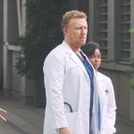 Owen Hunt’s blue sneakers on Greys Anatomy