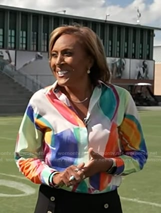 Robin’s multicolor printed shirt on Good Morning America