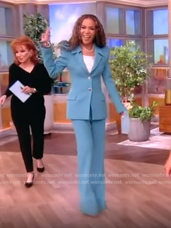 Sunny’s blue suit on The View