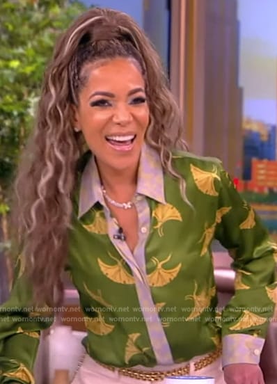 Sunny's green crane print blouse on The View