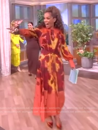 Sunny’s orange tie dye dress on The View