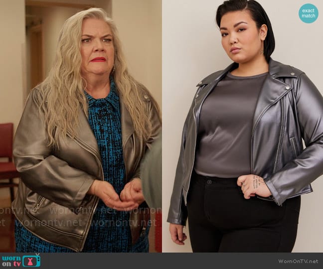 Torrid Faux Leather Metallic Moto Jacket worn by Gloria McManus (Paula Pell) on Girls5eva