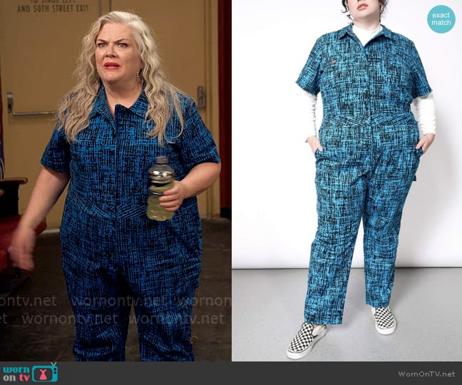 Wildfang Essential Short Sleeve Coveralls worn by Gloria McManus (Paula Pell) on Girls5eva