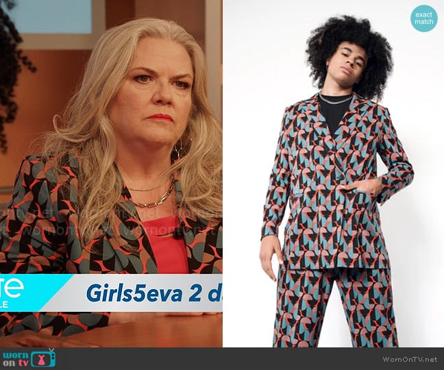 Wildfang The Empower Double Breasted Blazer worn by Gloria McManus (Paula Pell) on Girls5eva