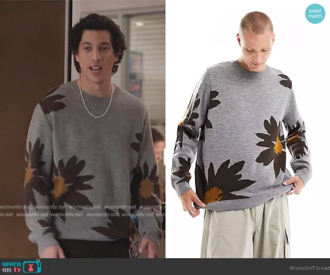 ASOS Oversized knit sunflower crew sweater in gray worn by Benjamin Norris (Benjamin Norris) on Abbott Elementary