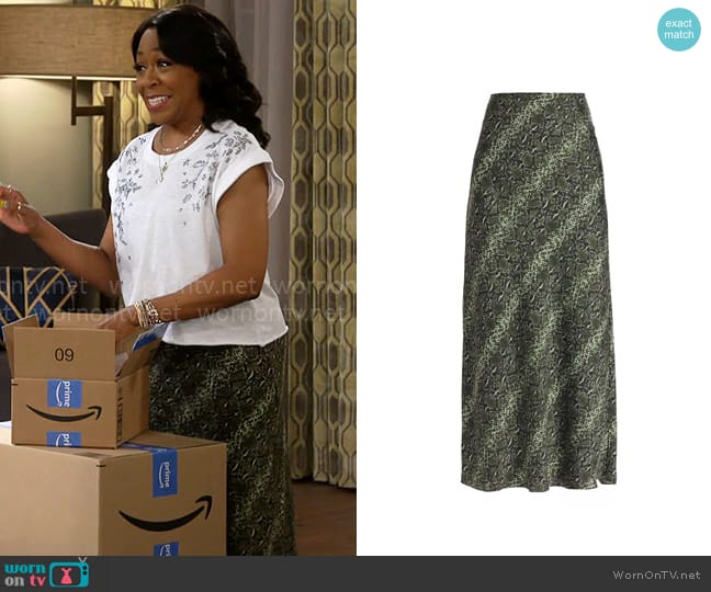 Favorite Daughter The Favorite Snakeskin Maxi Skirt worn by Tina Butler (Tichina Arnold) on The Neighborhood