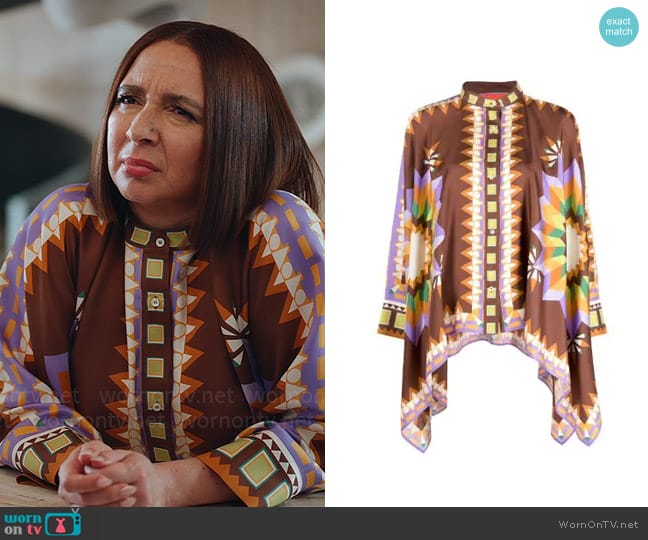 La DoubleJ Moro Sunset-print Asymmetric Shirt worn by Molly Novak (Maya Rudolph) on Loot