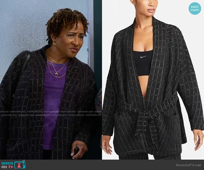 Nike Yoga Therma-FIT Luxe Jacquard Top worn by Lucretia Turner (Wanda Sykes) on The Upshaws