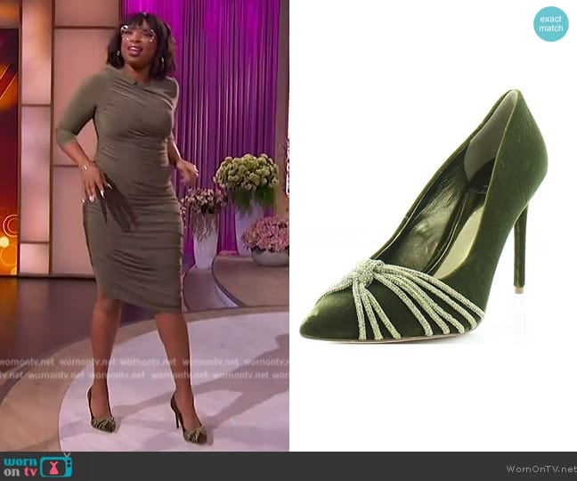 Vince Camuto Faine Pumps worn by Jennifer Hudson on The Jennifer Hudson Show