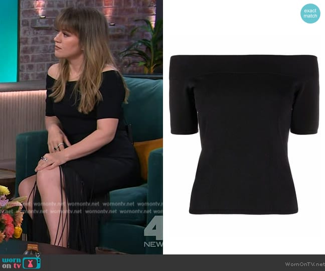 Alexander McQueen off-shoulder T-shirt worn by Kelly Clarkson on The Kelly Clarkson Show