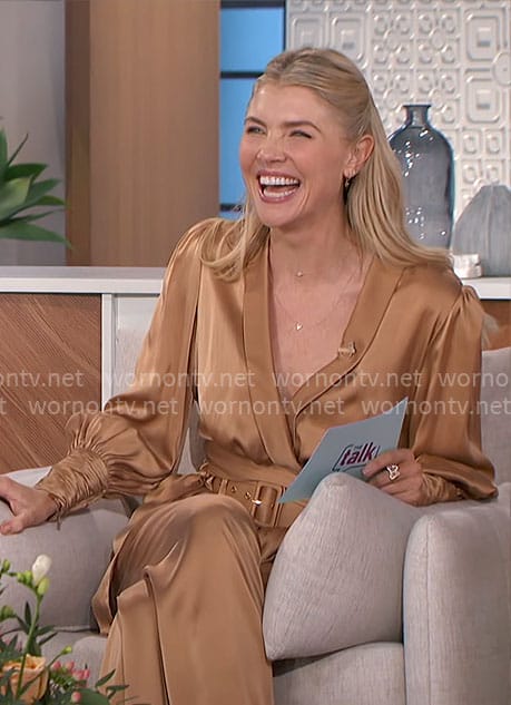 Amanda's bronze wrap top and pants set on The Talk