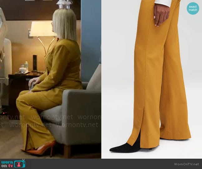 Lexi’s yellow pants on Not Dead Yet