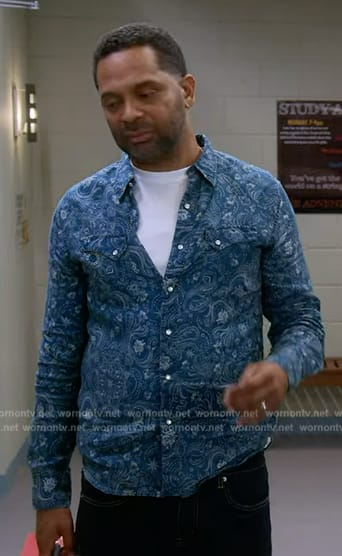 Bennie's denim printed shirt on The Upshaws